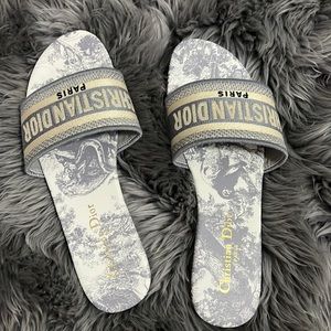 Dway slide